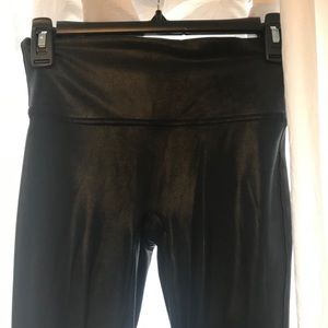 Spanx Faux Leather Leggings. Black Small